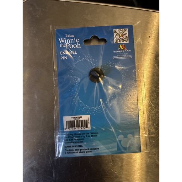 Disney Winnie the Pooh Tigger 2" Collectible Pin- Pink ala Mode- PALM- Authentic - Picture 3 of 3